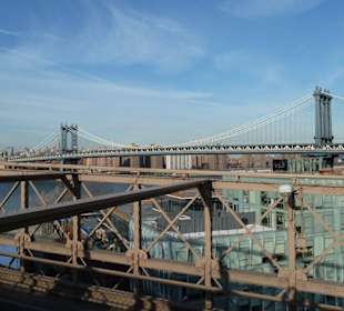 Blick von Brooklyn Bridge auf Manhatten Bridge