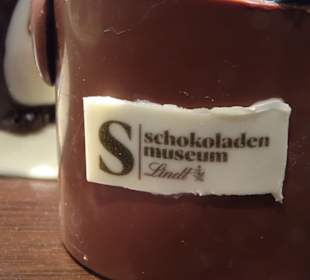 In der gläsernen Produktion des Schokoladenmuseums