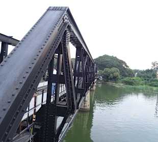 Auf der Brücke am Kwai