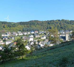 Entlang des idyllischen Ufer des Riedener Waldsees