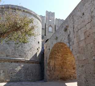 Amboise Tor von unten