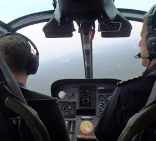 Blick durch das Cockpit 