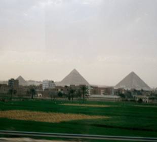Piramidy w Gizie