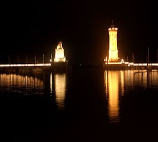 Hafen bei Nacht