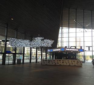 W środku dworca centralnego 