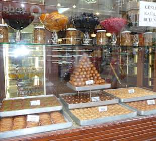 Schöne gepflegte Läden in Kadiköy