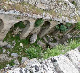 Reste des Bades in der Antik-Stadt Seleukeia