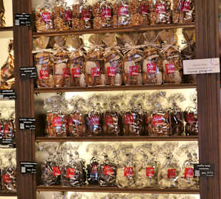 Im Geschäft vom Café Nobis am Münsterplatz