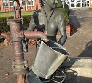 Ansichten des Pferdebrunnens in Langwedel