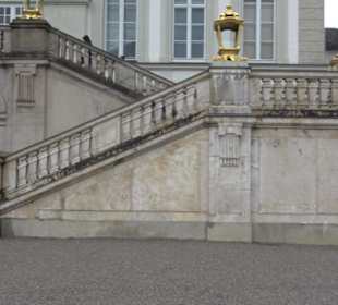 Großes Parterre mit Wasserfontäne