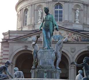 Brunnen auf dem Platz