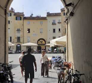 Piazza dell' Anfiteatro
