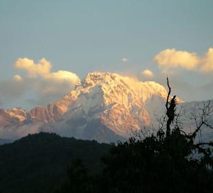 Sonnenaufgang über Annapurna Süd