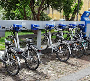 E-Bike-Verleih in der Altstadt von Orosei