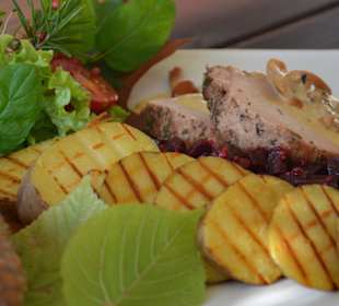 Płatki schabu z sosem kurkowym