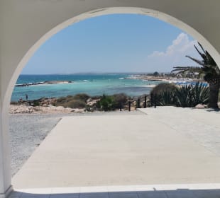 Blick zum Ayia Thekla Strand