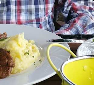 Kalbsleber und Salat