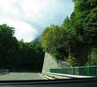 Vorne links Aussichtstelle