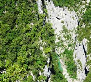 Blick von der Route des Crètes in den Canyon