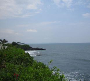 Die Küste beim Tempel.