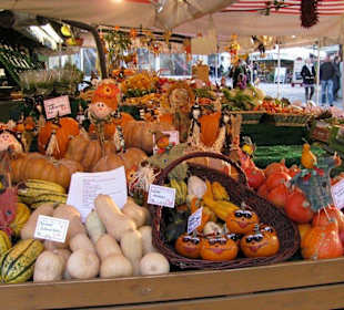 Stand am Viktualienmarkt im Herbst