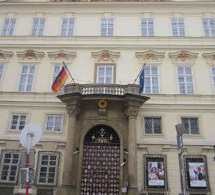 Eindrücke auf der Kleinseite, Deutsche Botschaft