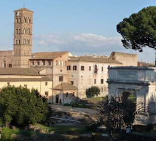 Unterwegs im Forum Romanum