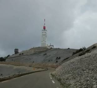 Straße von Malaucene zum Gipfel