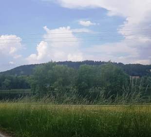 Hinter liegende Gelände