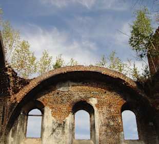 Ruine Abtei Levsnovskoye