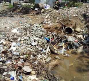 Abfall und Unrat an der Surin Beach