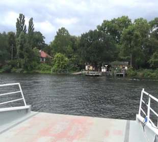 Fähre zur Pfaueninsel