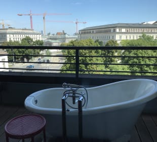 Ausblick vom Balkon im 5.Stock 25hours Hotel Wien beim MuseumsQuartier
