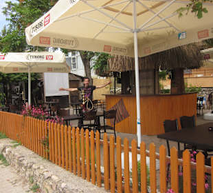 Schön eingerichteter Biergarten