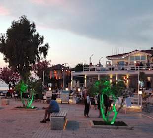 Strandpromenade Side