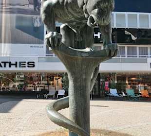 Blick zum Bahkauv-Brunnen in Aachen