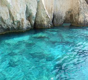 Keri Caves / Oasis Beach an der Südwestspitze