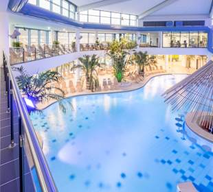 Verwöhnbecken mit Sonnengalerie