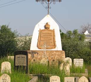 Denkmal und Gräber aus kolonialer Zeit