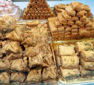 Rundgang durch das Einkaufszentrum Via Catarina