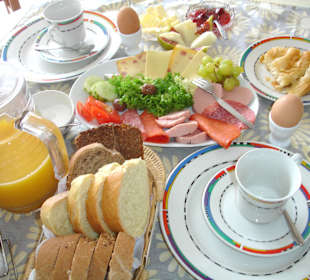 Frühstück von 8:30 bis 10:30 im Maistrali