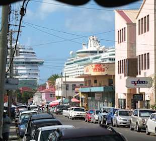 St.John / Blick auf die Kreuzfahrtschiffe