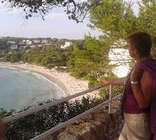 Die Bucht mit Stand von Cala Galdana