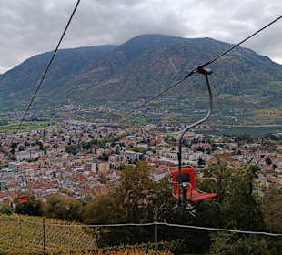 Seilbahnen und Sessellifte Dorf Tirol
