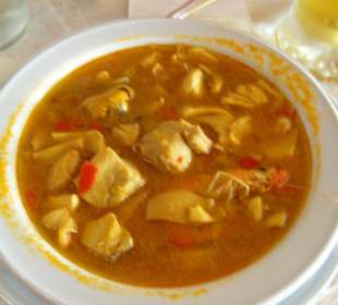 Eine Vorspeise, eine ganz leckere Fischsuppe!