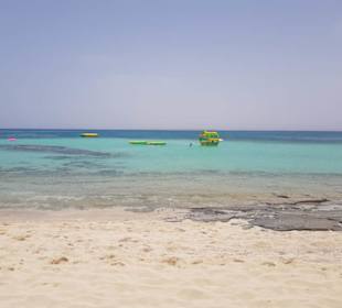 Türkis farbenes Wasser 