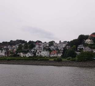 Es beginnen die Villen von Blankenese