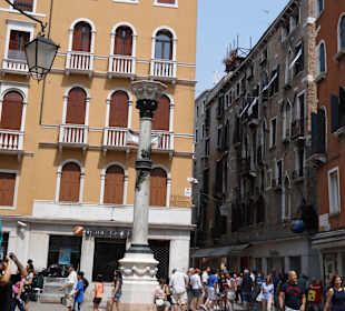 Venedig, Kanäle und Gassen mit Shops