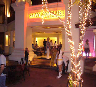 May Mpuri Siam Garden Bar