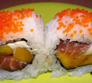 Auswahl vom Förderband im Mitoshi Running Sushi